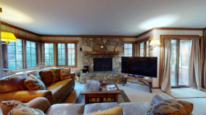 Mountainback Unit 104 Cabin close to slopes Sleeps 8 comfortably 2 bedroom and Den